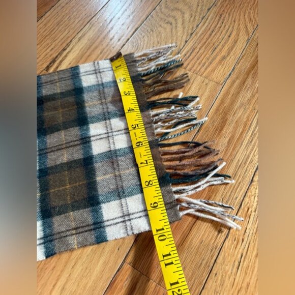 Barbour Lambswool Scarf 100% Wool Classic Tartan Plaid Brown/Green/Beige Fringed - Picture 9 of 9